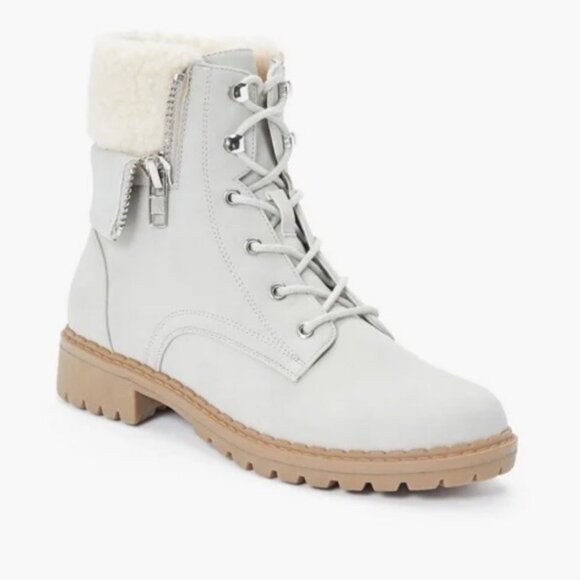 Justfab 6.5 Off-White winter booters (dings from closet, reduced price) - Picture 1 of 6